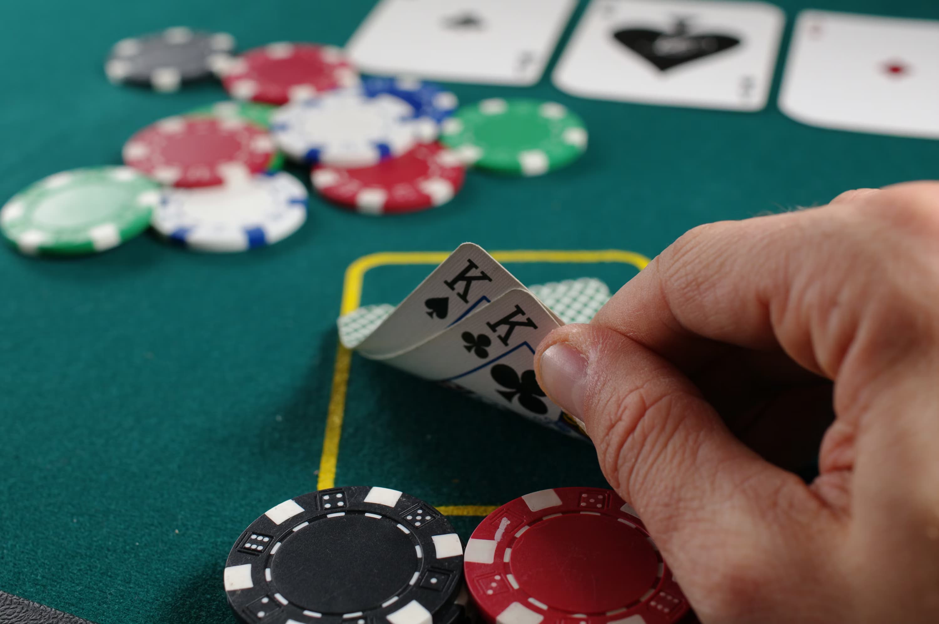Live poker spelen in Nederland: zo begin je veilig en slim
